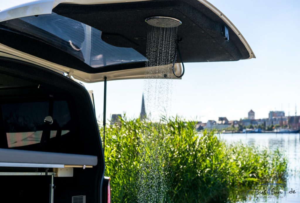 Dusche im camping bus