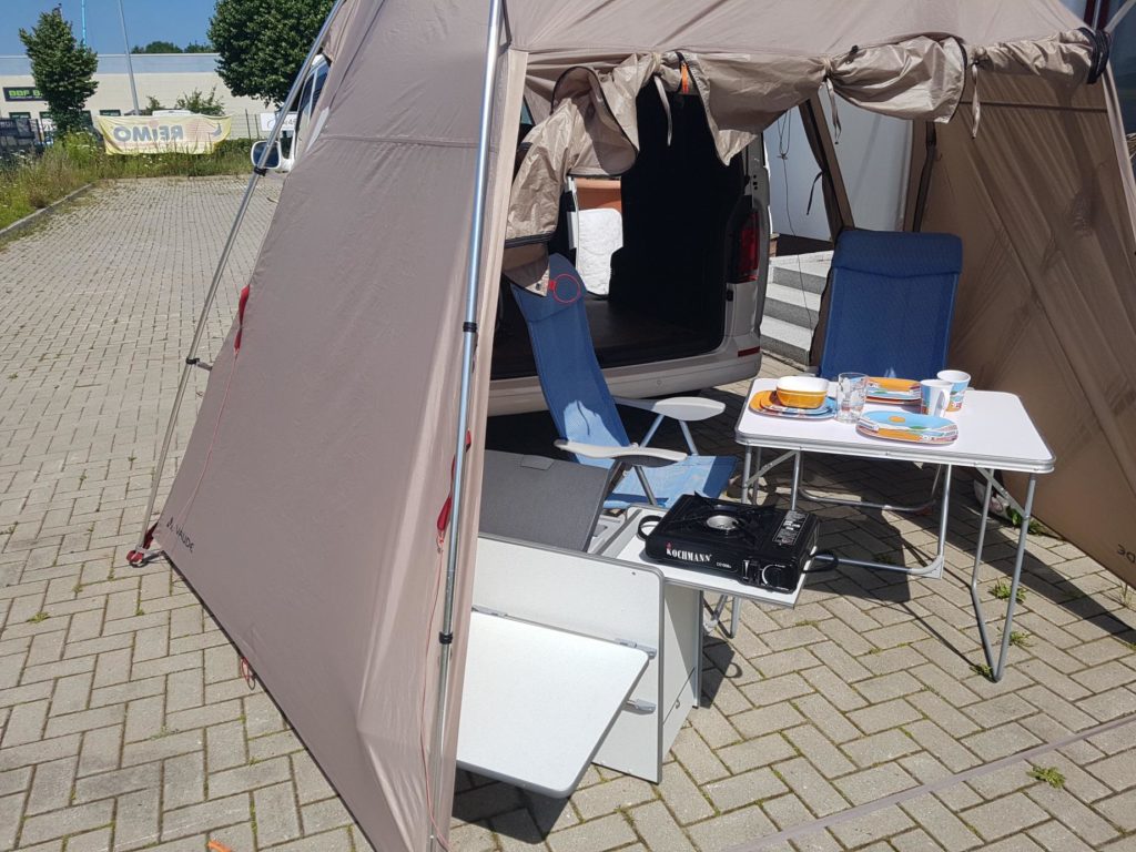 Bus4Fun Wir haben den Bereich Referenzen aktualisiert 3 Heckzelt mit Bike & Surf Küche für T5 / T6 und Campingartikel