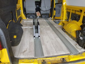 Bus4Fun News...und ein kleiner Rückblick der letzten Wochen 19 vw-t5-langer-radstand-schnierle-schienensystem-mit-schlafsitzbank-sl3-bus4fun-b4f-handel-ug-mit-boden