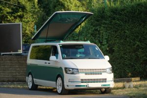 vw-t6-stylecamper-camper-bus4fun-schraeg-vorne-b4f-aufstelldach-MeerSicht