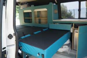 Bus4Fun ...vom T6 Transporter zum individuellem StyleCamper 15 vw-t6-stylecamper-innen-schnierle-sitzbank-liegend-moebelzeile-liegend-bus4fun-b4f